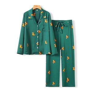 Women High quality fox embroidered printed silk long sleeve pajamas set (Size 4）